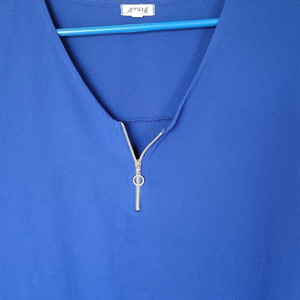 Ardene textured zip front blouse - Picture 2 of 5